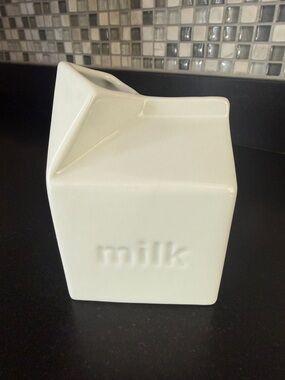 Cordon Bleu BIA Milk Carton Creamer